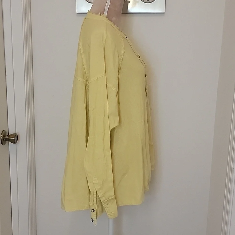 We The Free (Free People) Size XS. Linen Blend Raw Hem Button Down Shirt, NWOT